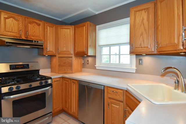 1531 PATRICK HENRY DR, Arlington, VA 22205