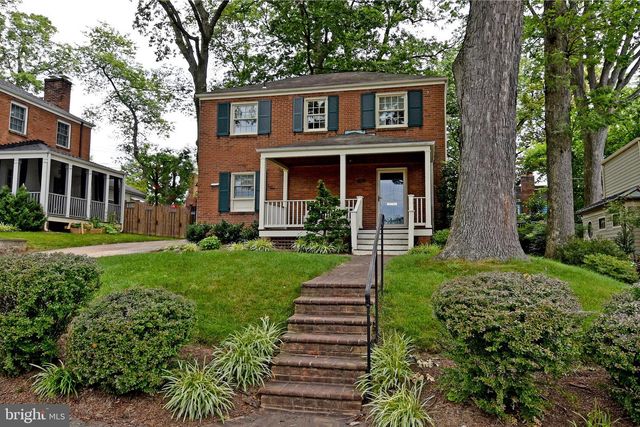 1531 PATRICK HENRY DR, Arlington, VA 22205