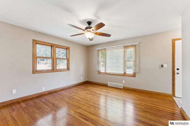 5002 S 59th Street, Omaha, NE 68117