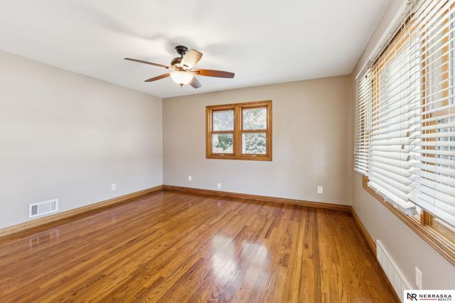 5002 S 59th Street, Omaha, NE 68117