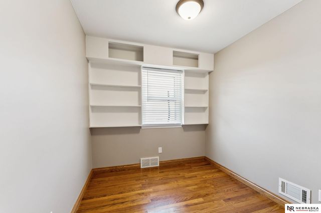 5002 S 59th Street, Omaha, NE 68117