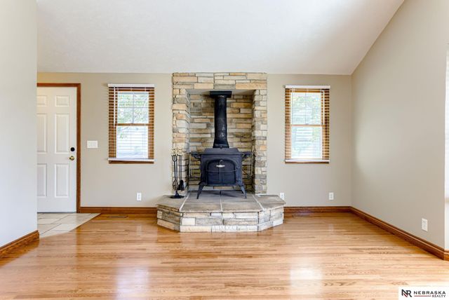 5002 S 59th Street, Omaha, NE 68117