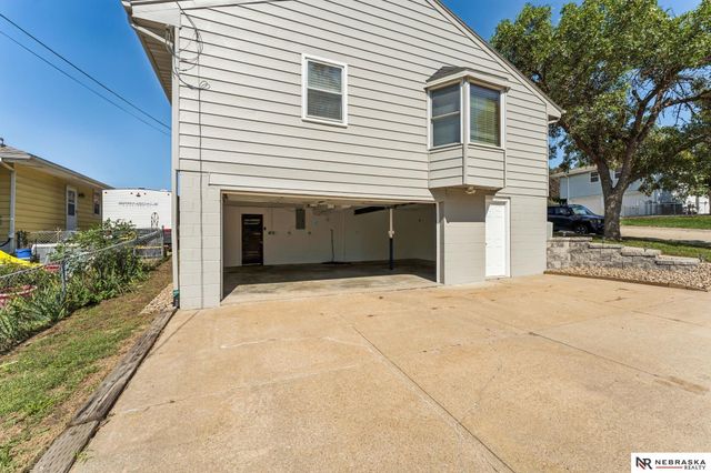 5002 S 59th Street, Omaha, NE 68117