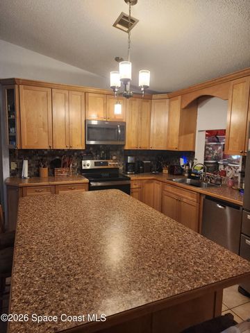 913 Commerce Road SE, Palm Bay, FL 32909