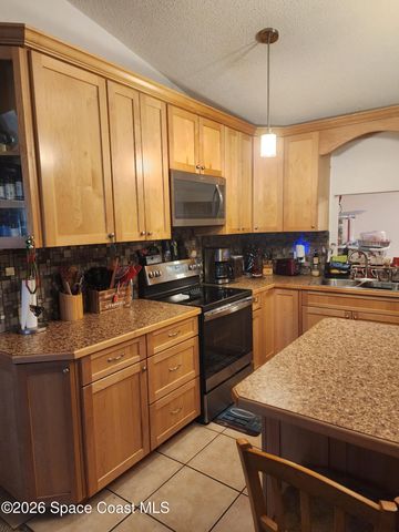 913 Commerce Road SE, Palm Bay, FL 32909