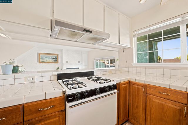 306 Winchester St, Vallejo, CA 94590
