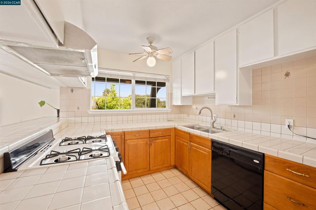 306 Winchester St, Vallejo, CA 94590