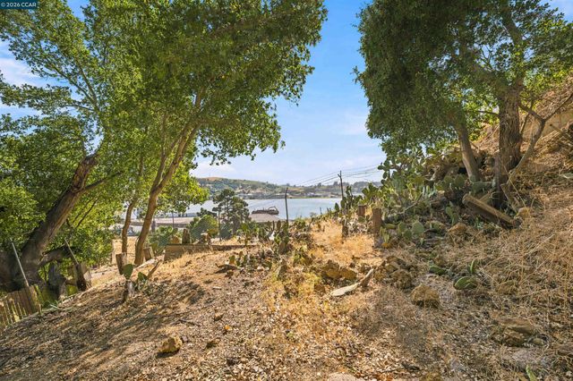 306 Winchester St, Vallejo, CA 94590