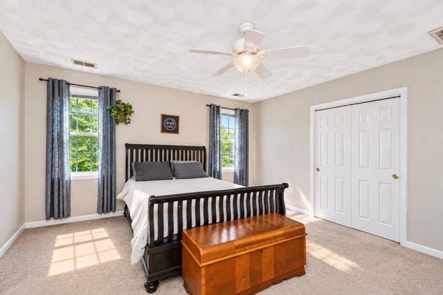 14 West Ledge Rd, Clinton, MA 01510