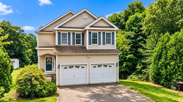 14 West Ledge Rd, Clinton, MA 01510