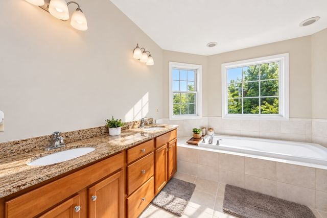 14 West Ledge Rd, Clinton, MA 01510