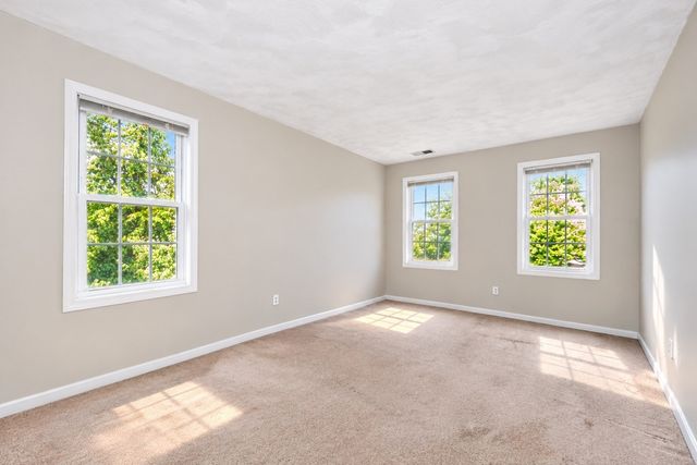 14 West Ledge Rd, Clinton, MA 01510