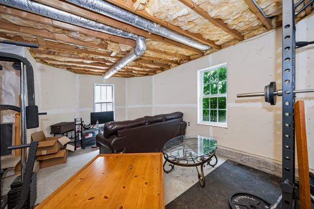 14 West Ledge Rd, Clinton, MA 01510