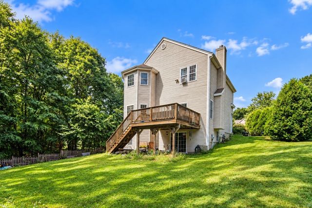 14 West Ledge Rd, Clinton, MA 01510
