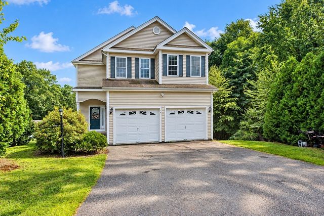 14 West Ledge Rd, Clinton, MA 01510