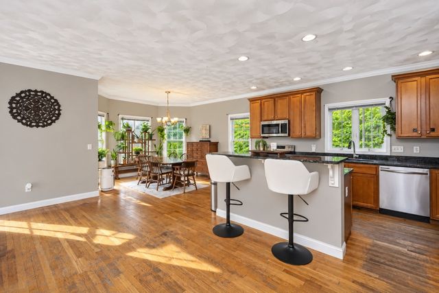 14 West Ledge Rd, Clinton, MA 01510