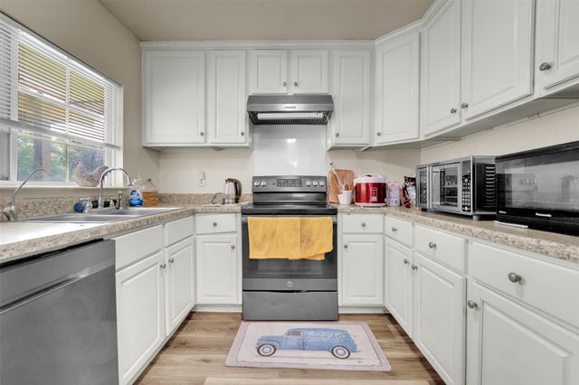 342 Meadowhill Drive, Garland, TX 75043