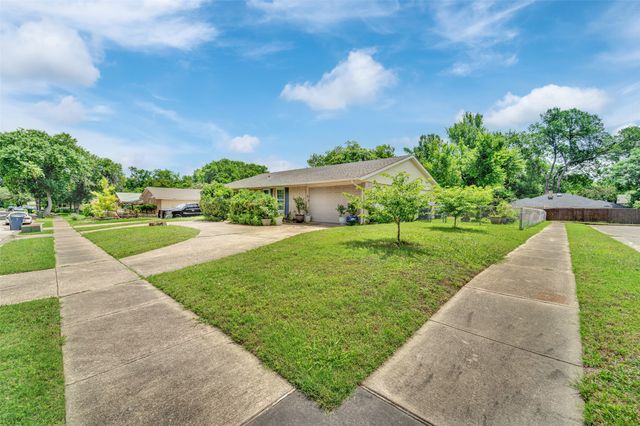 342 Meadowhill Drive, Garland, TX 75043