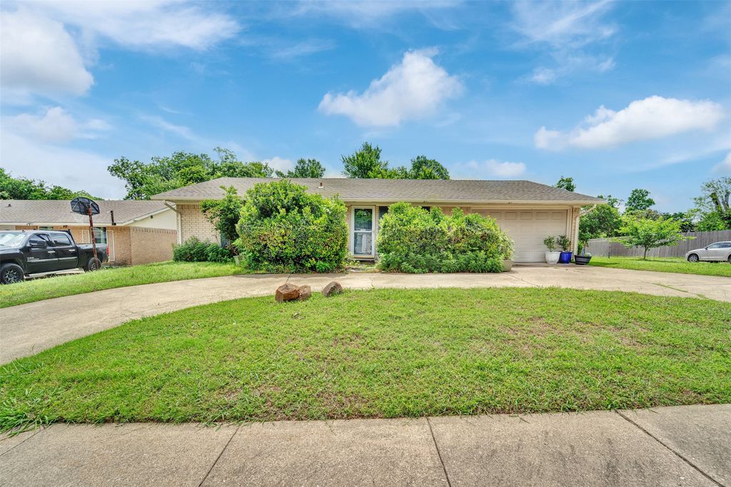 342 Meadowhill Drive, Garland, TX 75043