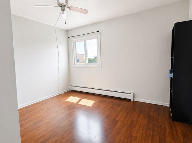 155 W Elk Trail 354, Carol Stream, IL 60188