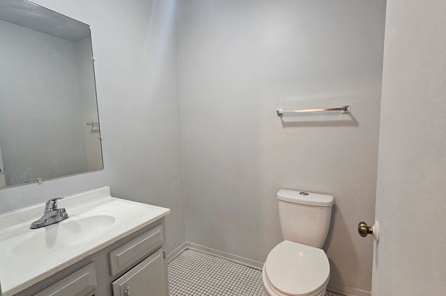 155 W Elk Trail 354, Carol Stream, IL 60188