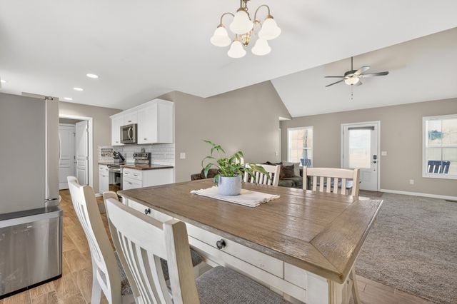 980 White Rd, Portland, TN 37148