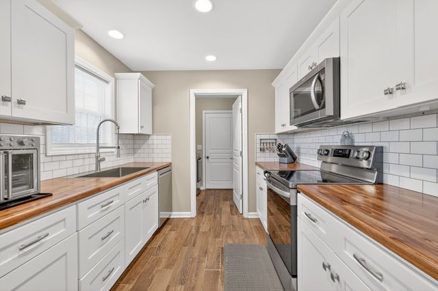 980 White Rd, Portland, TN 37148