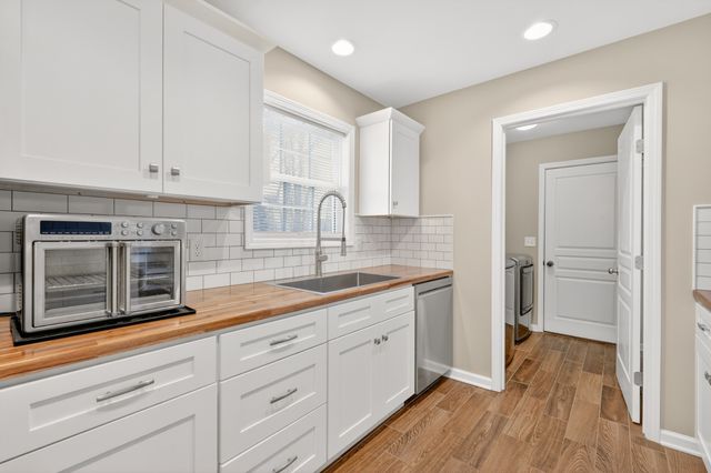 980 White Rd, Portland, TN 37148