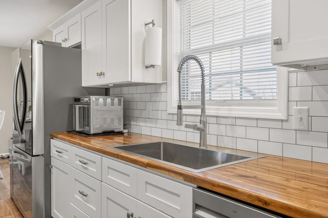 980 White Rd, Portland, TN 37148