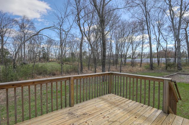 980 White Rd, Portland, TN 37148