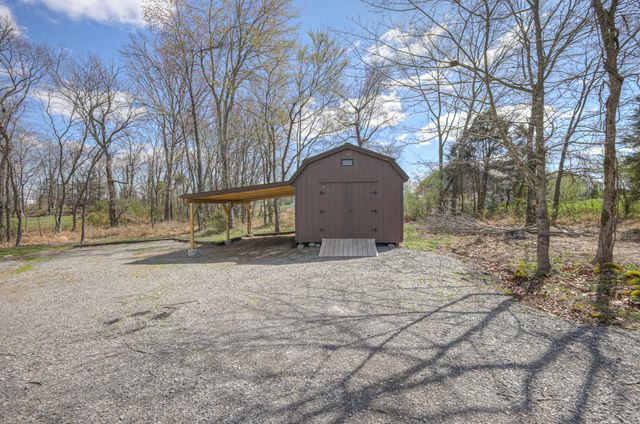 980 White Rd, Portland, TN 37148