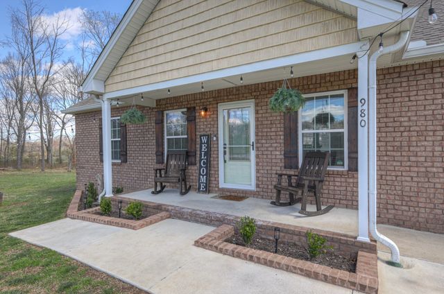 980 White Rd, Portland, TN 37148