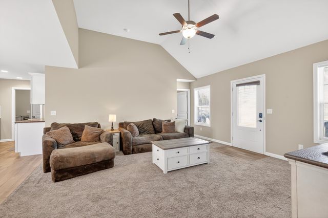 980 White Rd, Portland, TN 37148