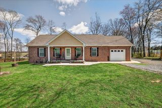 980 White Rd, Portland, TN 37148