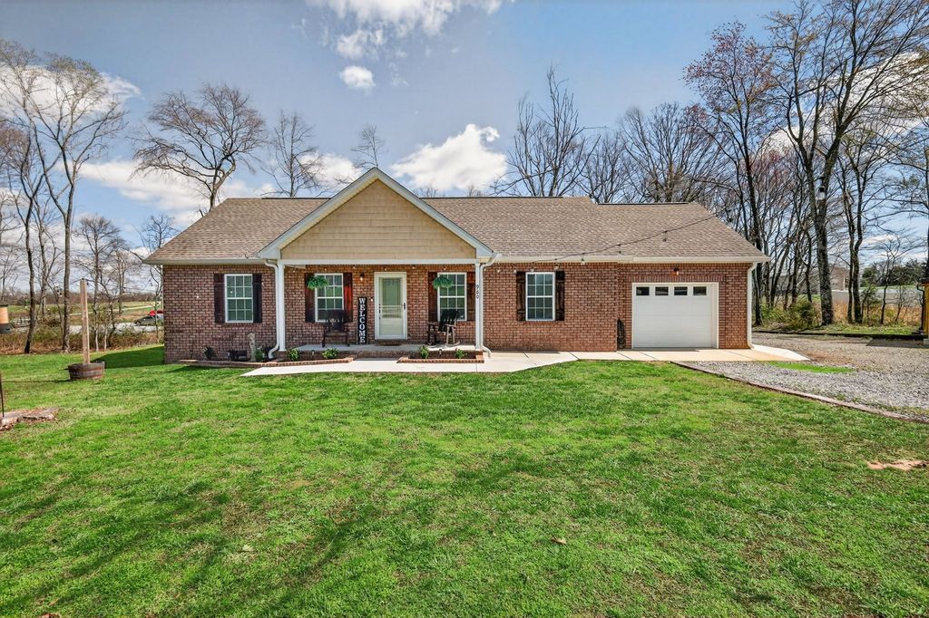 980 White Rd, Portland, TN 37148
