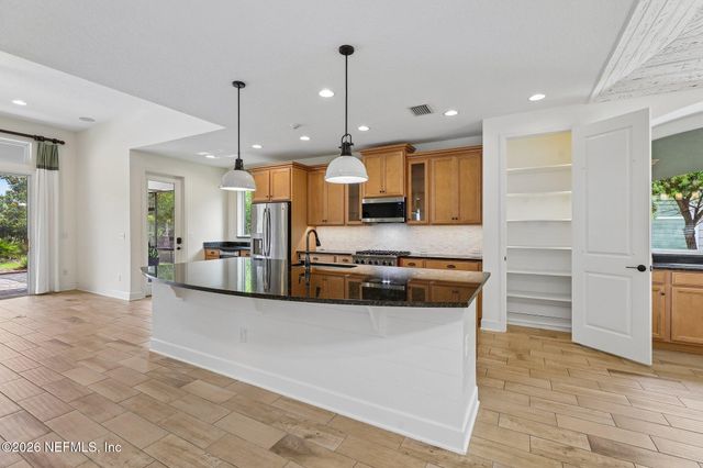 122 PINE MANOR Drive, Jacksonville, FL 32081