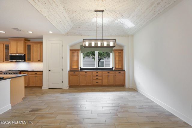 122 PINE MANOR Drive, Jacksonville, FL 32081