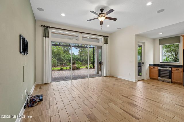 122 PINE MANOR Drive, Jacksonville, FL 32081