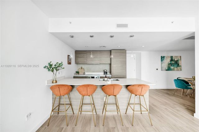 1300 S Miami Ave 4402, Miami, FL 33130