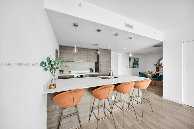 1300 S Miami Ave 4402, Miami, FL 33130