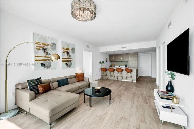 1300 S Miami Ave 4402, Miami, FL 33130