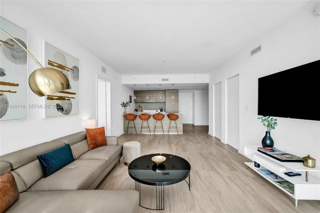 1300 S Miami Ave 4402, Miami, FL 33130