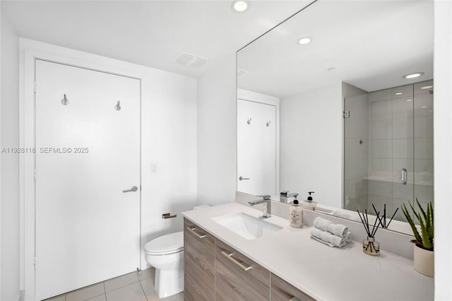 1300 S Miami Ave 4402, Miami, FL 33130