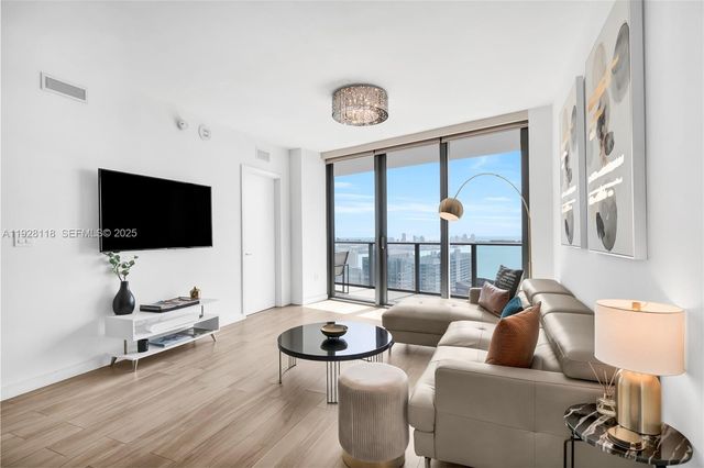 1300 S Miami Ave 4402, Miami, FL 33130