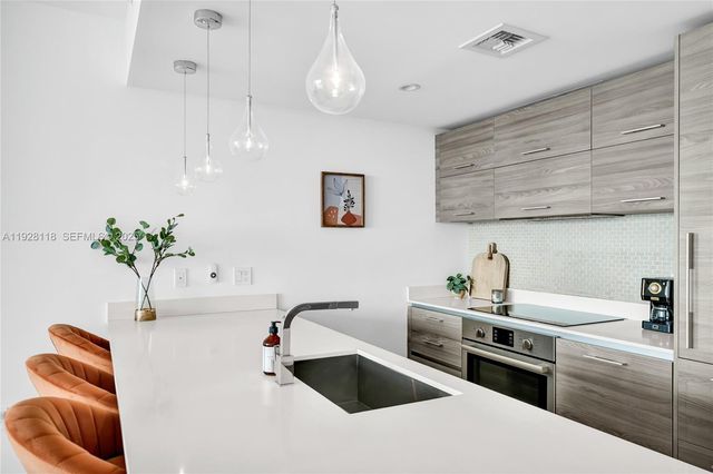 1300 S Miami Ave 4402, Miami, FL 33130