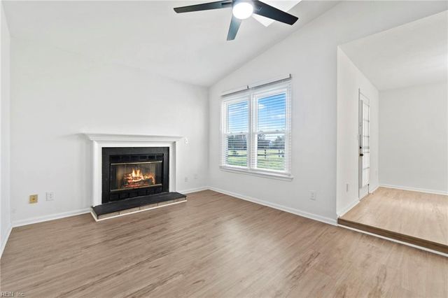 1709 Da Vinci DR, Virginia Beach, VA 23454