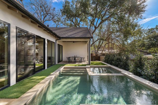 2705 Warren ST, Austin, TX 78703