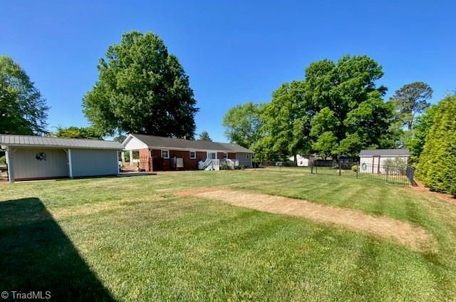 131 Parsonage Drive, Advance, NC 27006