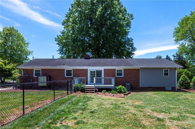 131 Parsonage Drive, Advance, NC 27006