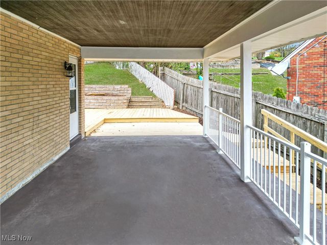 240 Stardust Drive, Wintersville, OH 43953